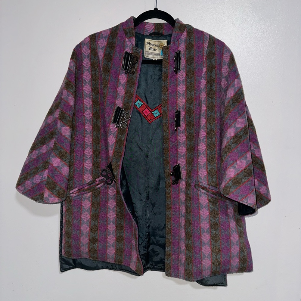 Vintage Pioneer Wear Shawl Overcoat